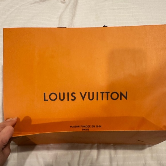Louis Vuitton Shopping Bag - Picture 2 of 3